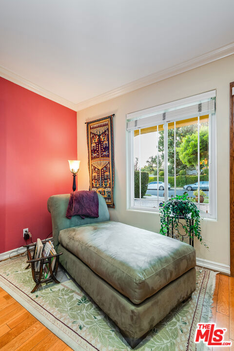 4262 Riverton Avenue Property Photo 7