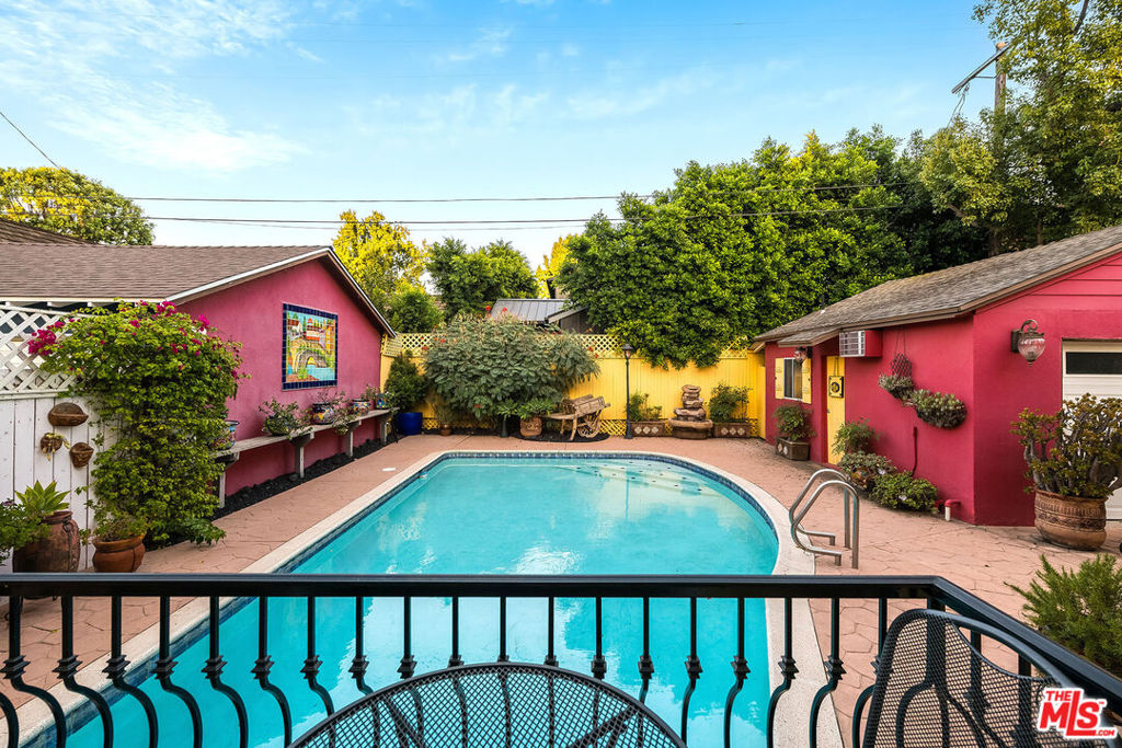 4262 Riverton Avenue Property Photo 20