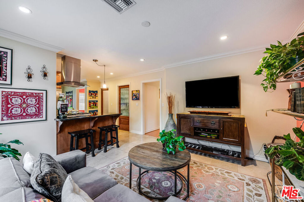 4262 Riverton Avenue Property Photo 21