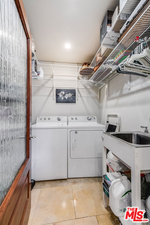 4262 Riverton Avenue Property Photo 22