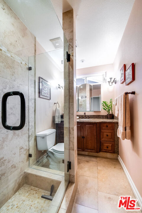 4262 Riverton Avenue Property Photo 23