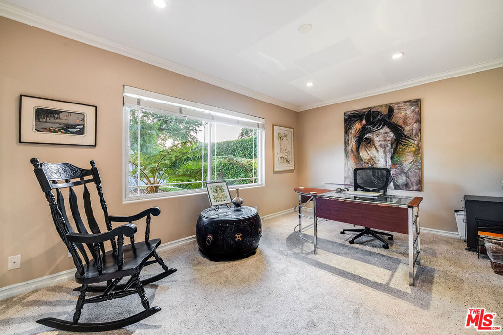 4262 Riverton Avenue Property Photo 25