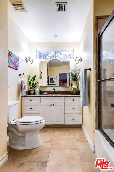 4262 Riverton Avenue Property Photo 26