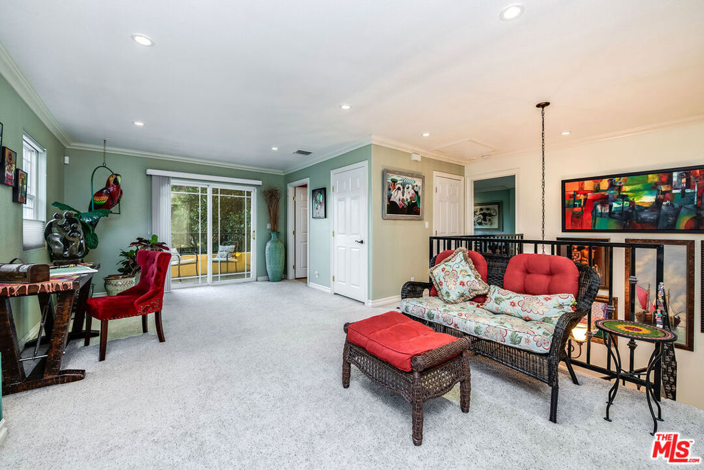 4262 Riverton Avenue Property Photo 29