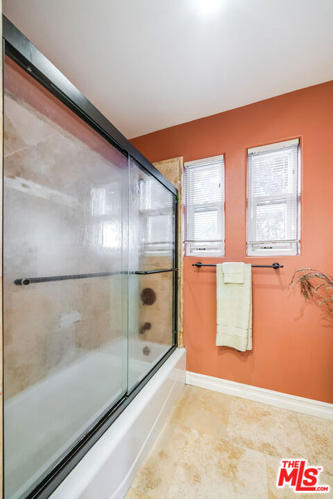 4262 Riverton Avenue Property Photo 33