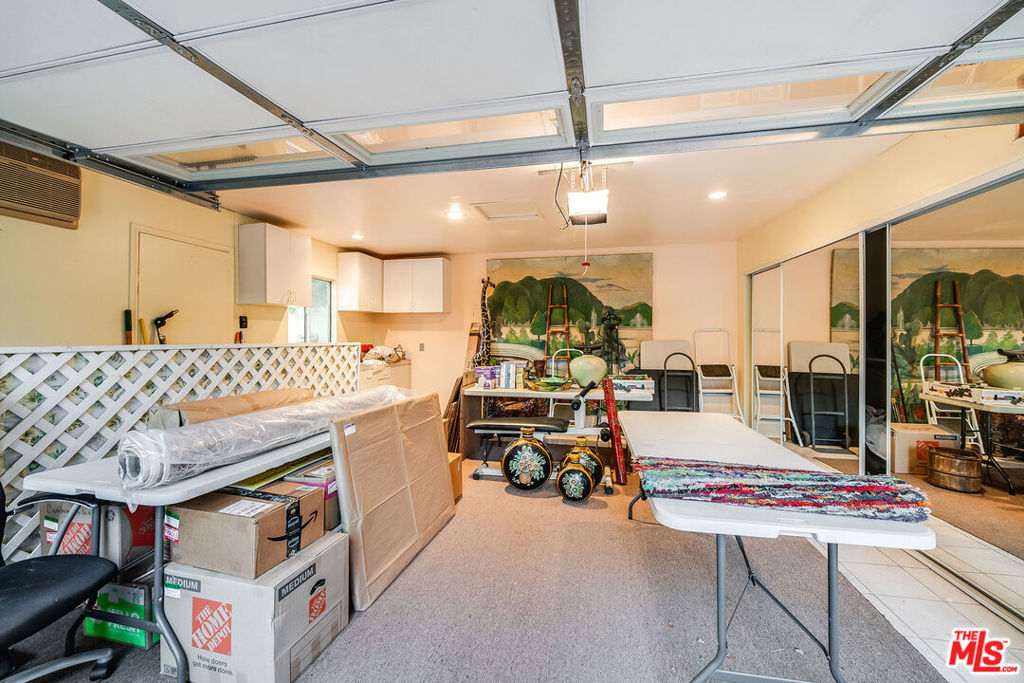 4262 Riverton Avenue Property Photo 44