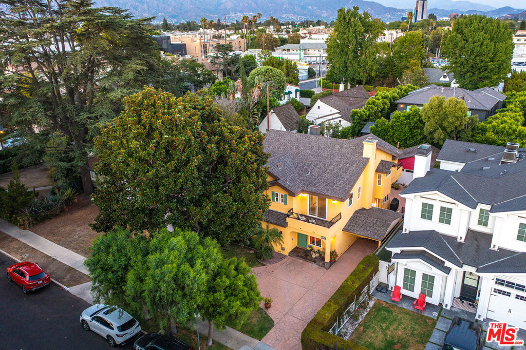 4262 Riverton Avenue Property Photo 45