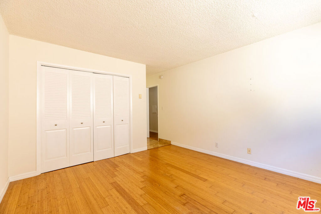 1033 6th Street 304 Property Photo 9