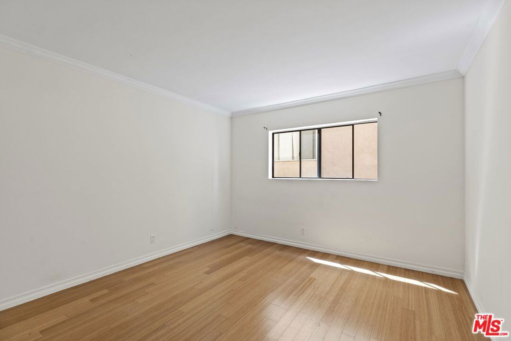 1033 6th Street 105 Property Photo 8