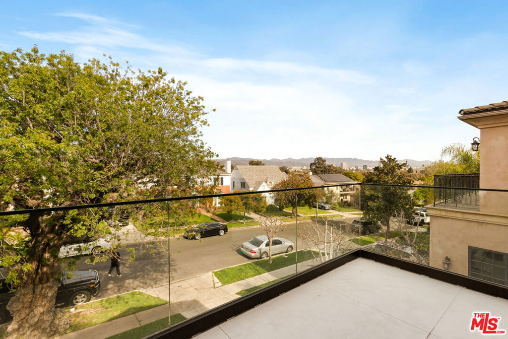 9432 Oakmore Road Property Photo 25