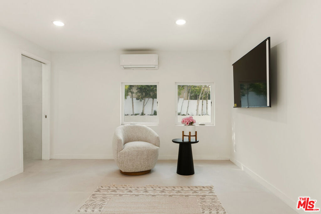 9432 Oakmore Road Property Photo 37
