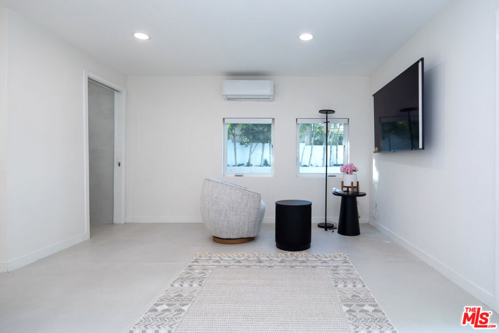 9432 Oakmore Road Property Photo 41