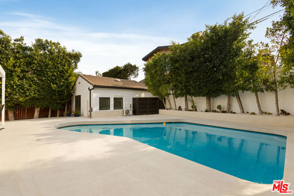 9432 Oakmore Road Property Photo 49