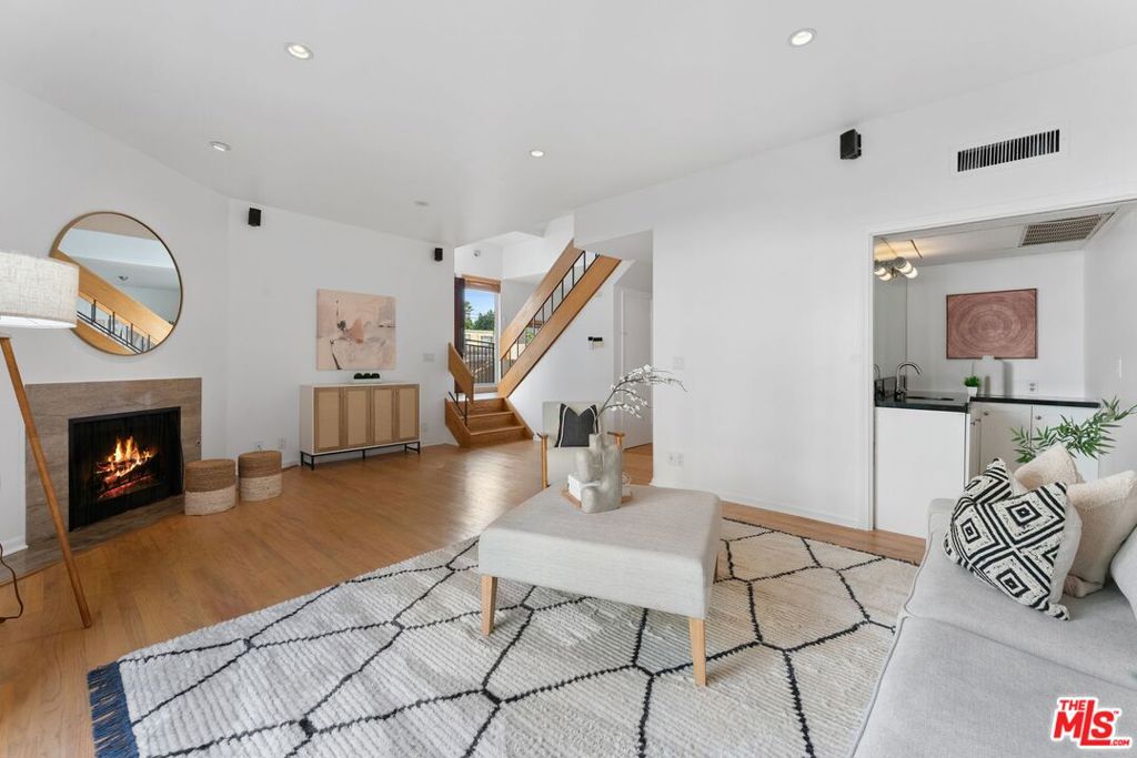 1103 S Westgate Avenue 1 Property Photo 1