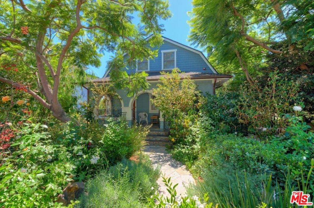 3008 3rd Street B Property Photo 1