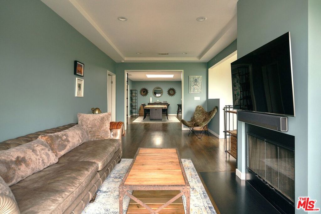 816 Hyperion Avenue Property Photo 5