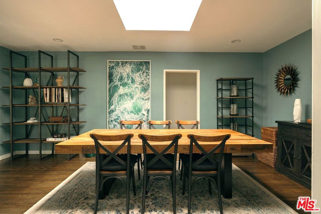 816 Hyperion Avenue Property Photo 9