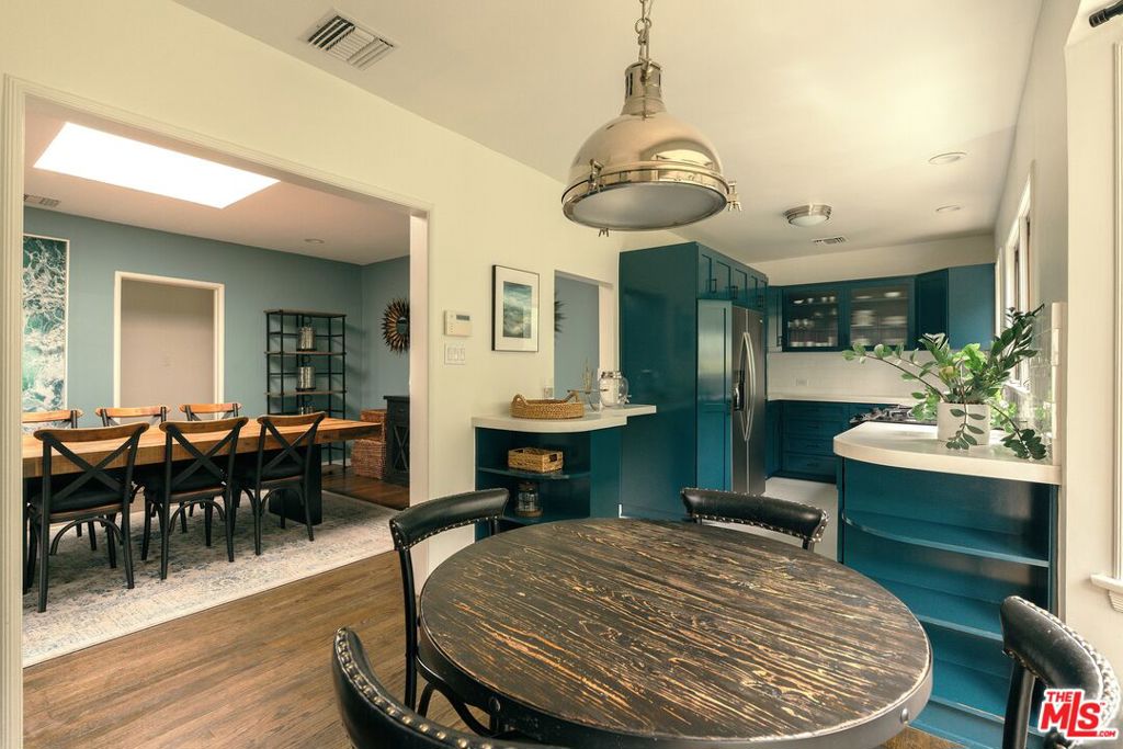 816 Hyperion Avenue Property Photo 11