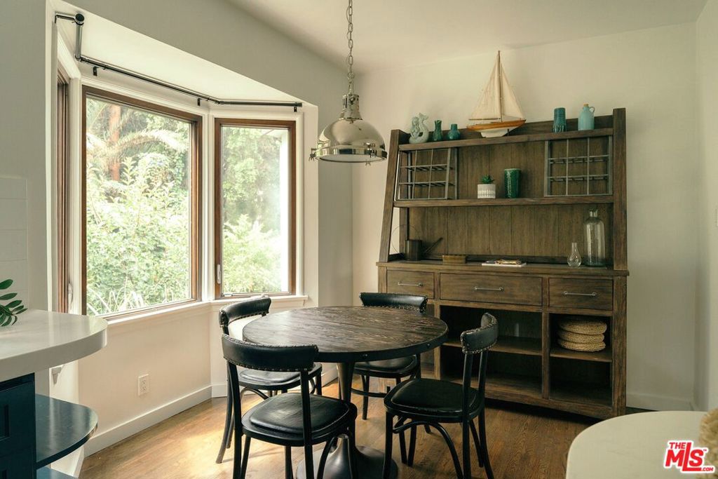 816 Hyperion Avenue Property Photo 14