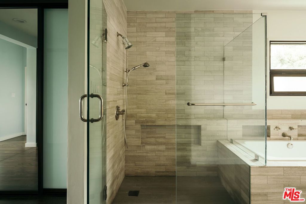 816 Hyperion Avenue Property Photo 18