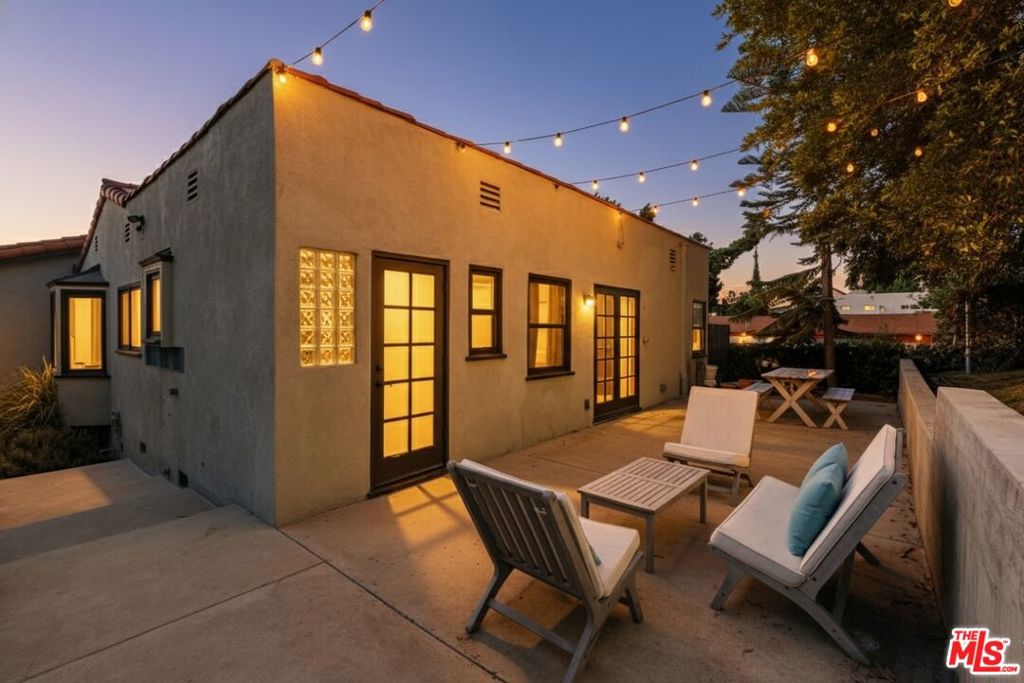 816 Hyperion Avenue Property Photo 25