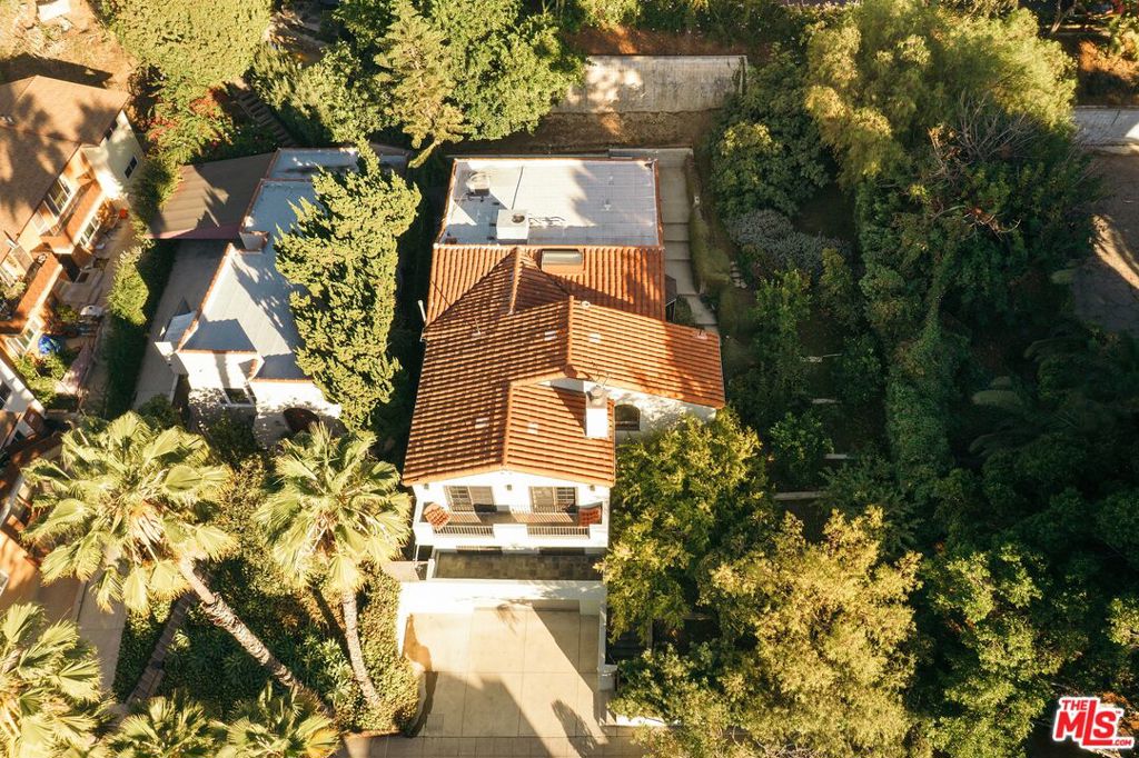 816 Hyperion Avenue Property Photo 42