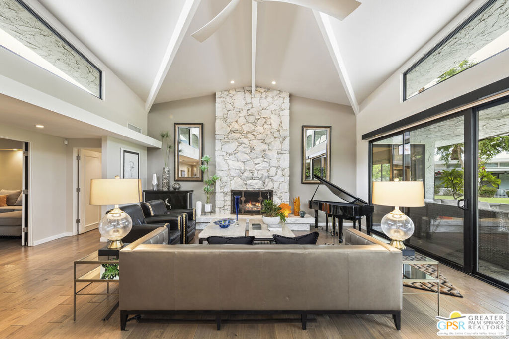 2194 S La Paz Way Property Photo 1