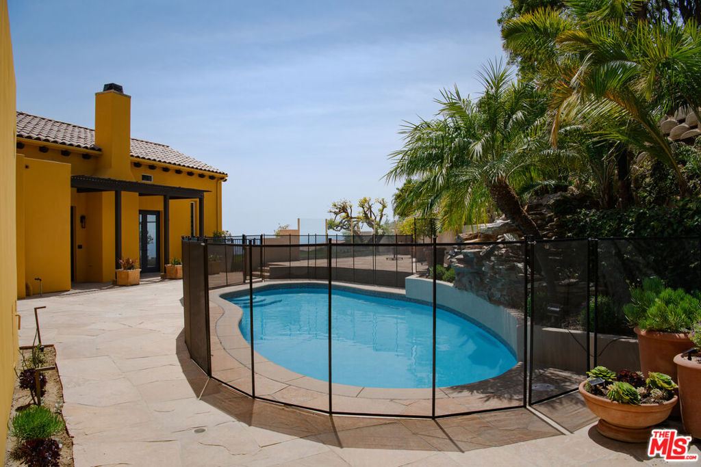 3235 Rambla Pacifico Property Photo 3