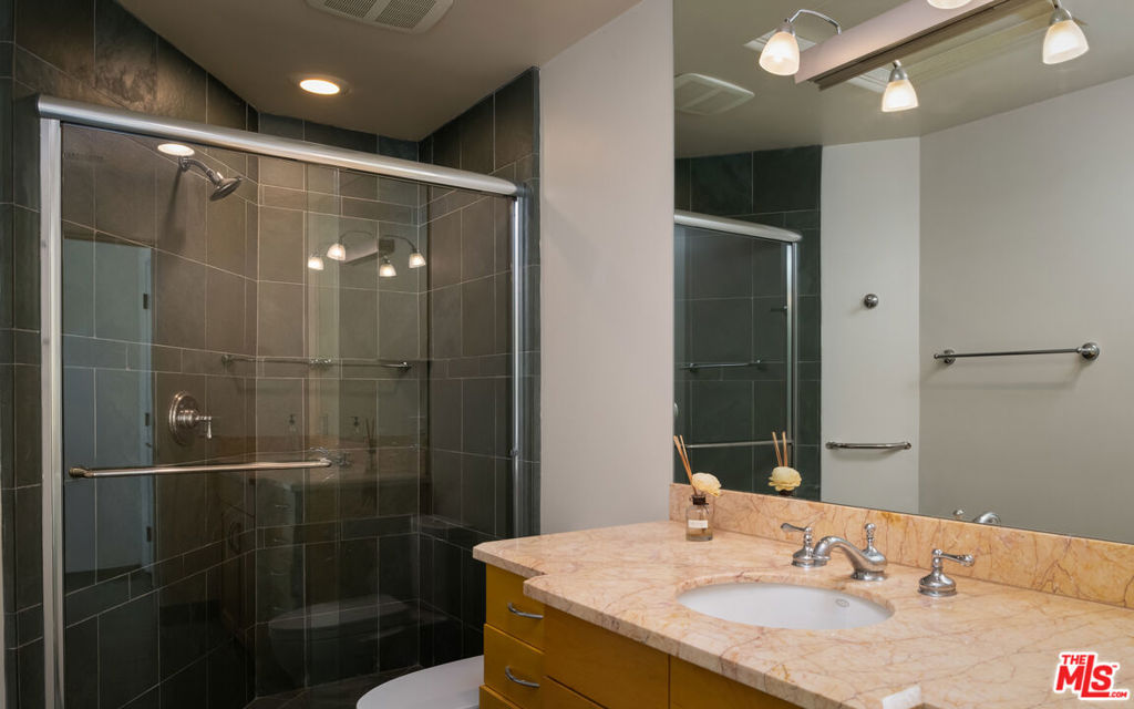 3235 Rambla Pacifico Property Photo 19