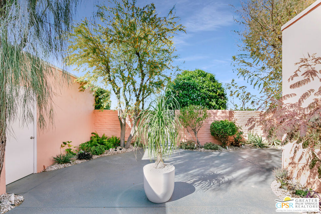 47075 Marrakesh Drive Property Photo 6
