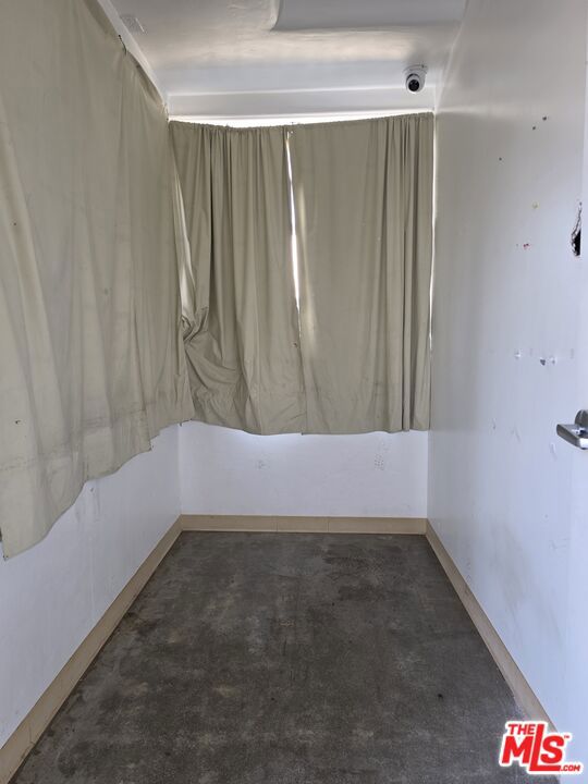 800 E South Street Property Photo 9