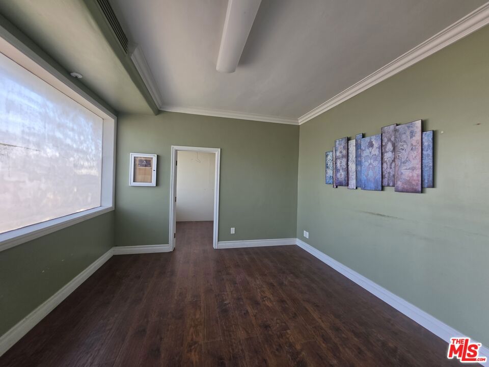 800 E South Street Property Photo 11