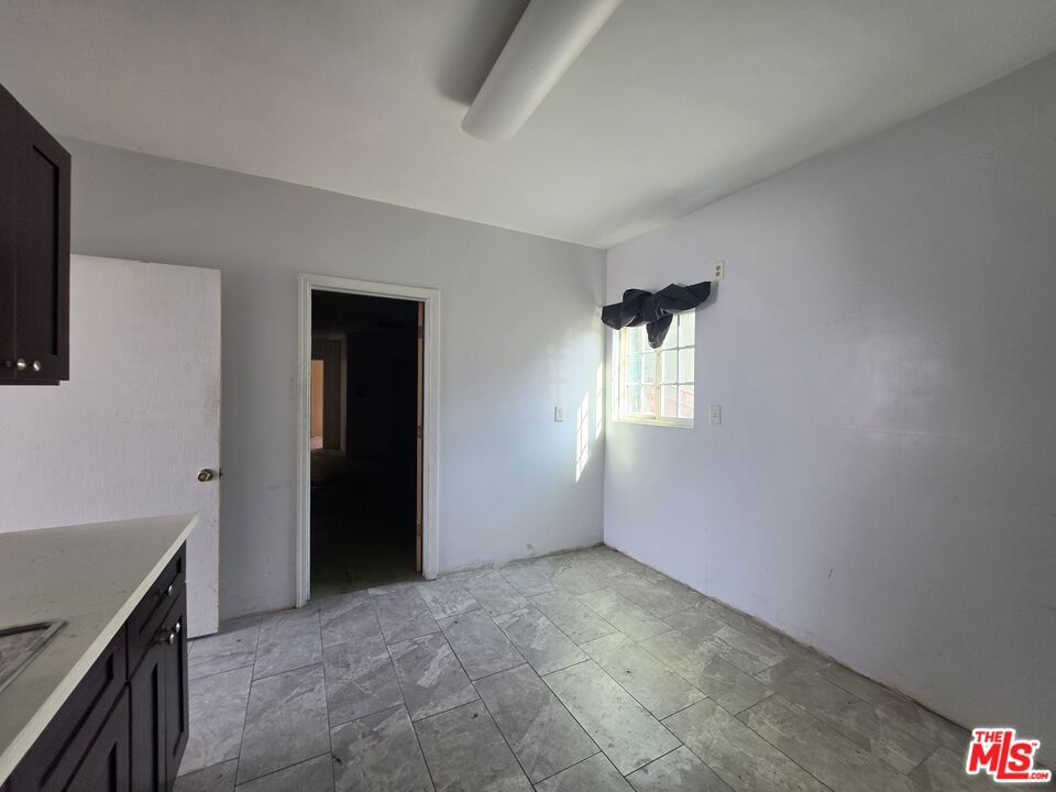 800 E South Street Property Photo 12