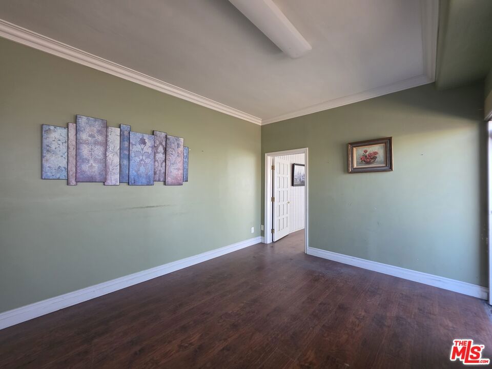 800 E South Street Property Photo 14