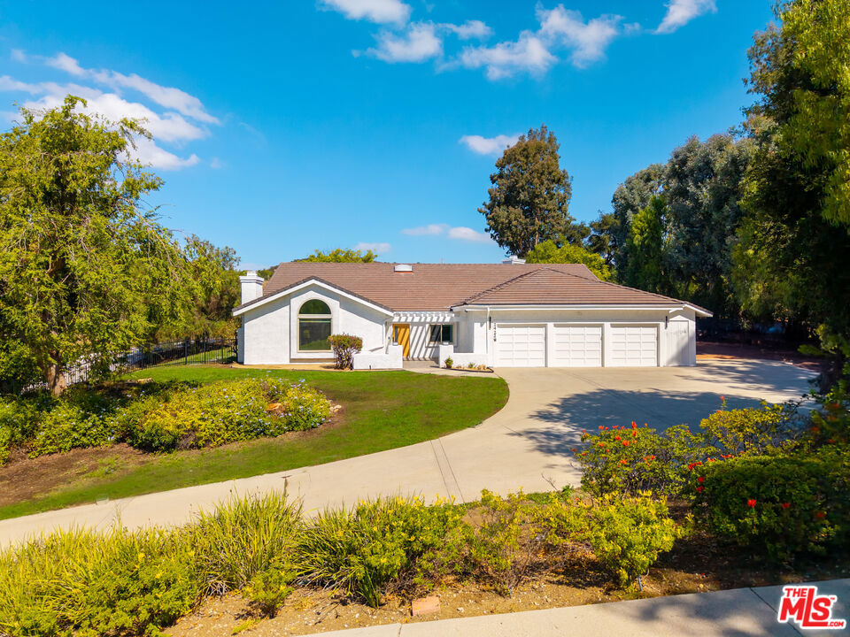24228 Dry Canyon Cold Creek Road Property Photo 3
