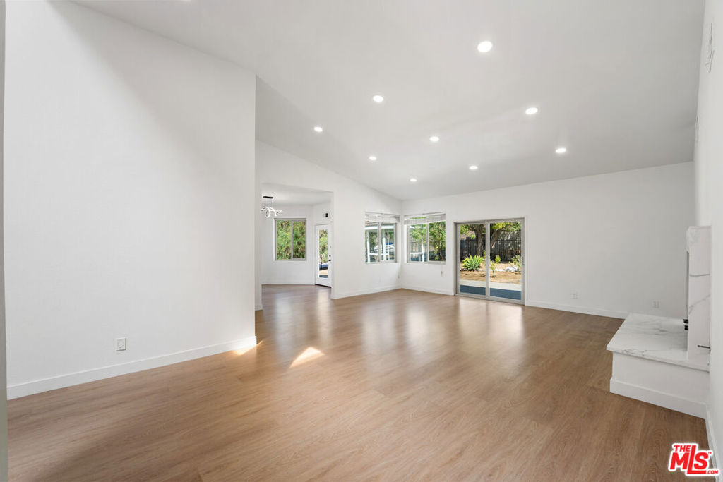 24228 Dry Canyon Cold Creek Road Property Photo 10