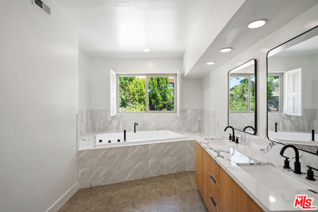 24228 Dry Canyon Cold Creek Road Property Photo 30