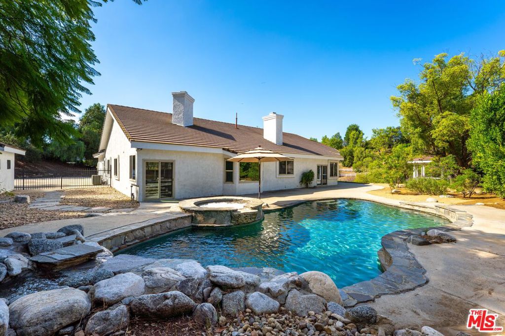 24228 Dry Canyon Cold Creek Road Property Photo 34