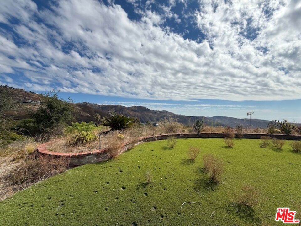23474 W Moon Shadows Drive Property Photo 4