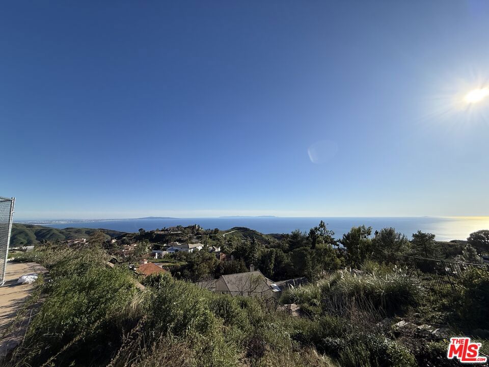 23474 W Moon Shadows Drive Property Photo 6