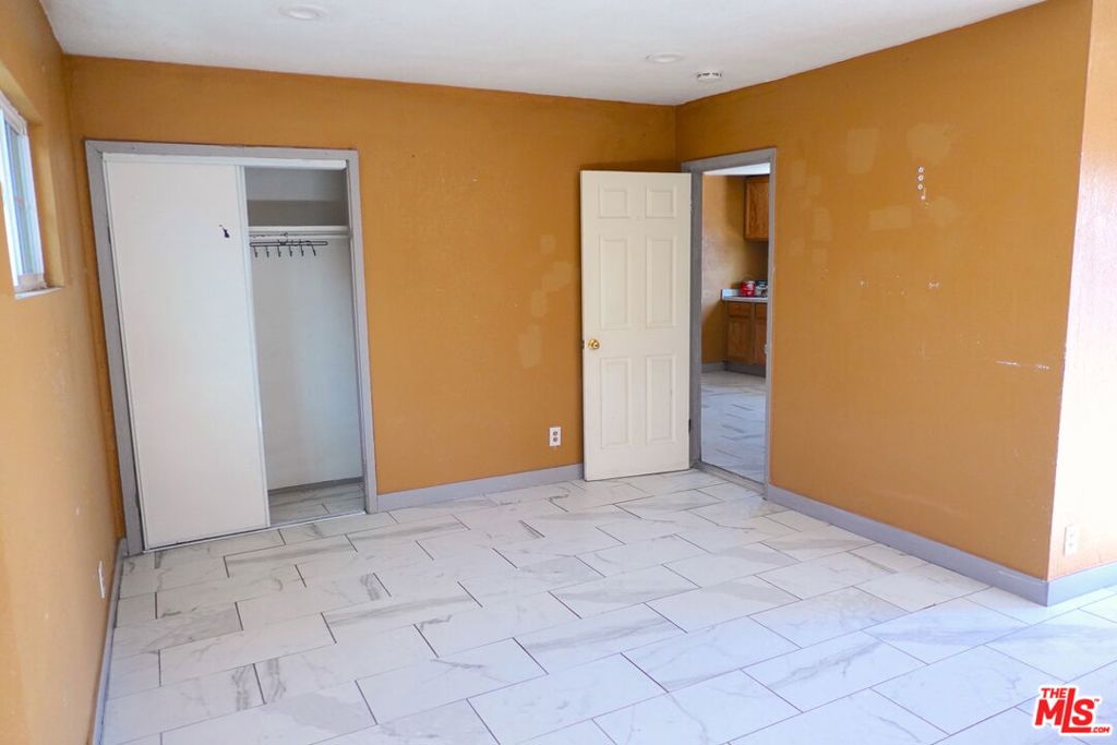 1150 E 80th Street Property Photo 6