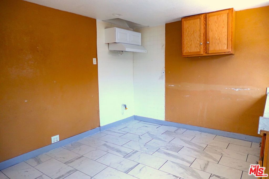 1150 E 80th Street Property Photo 9