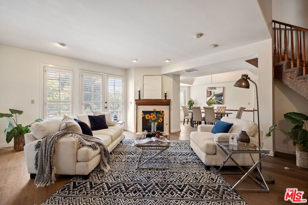 18135 Burbank Boulevard 6 Property Photo 1