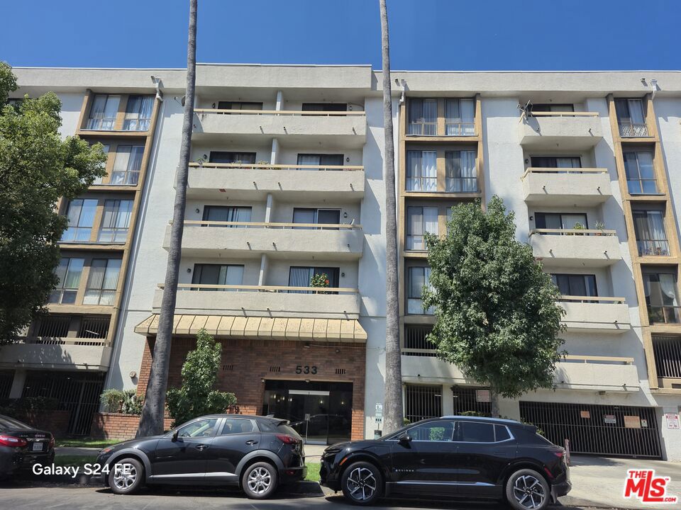 533 S St Andrews Place 416 Property Photo 1