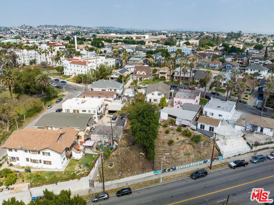 716 S Boyle Avenue Property Photo 11