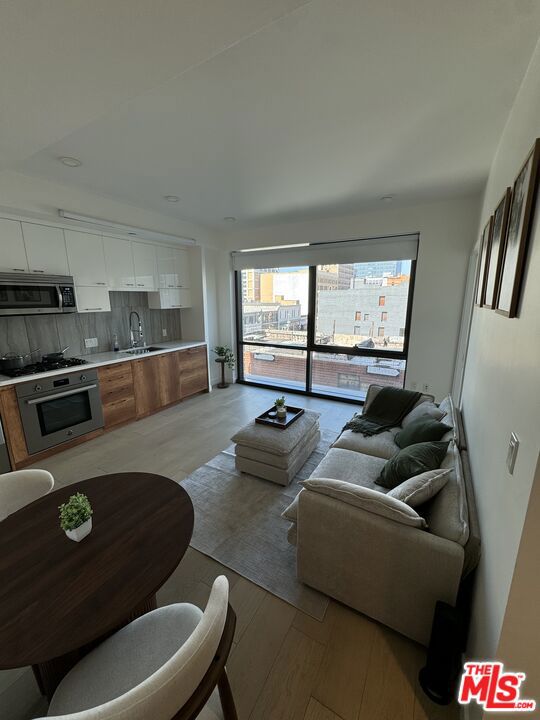 400 S Broadway 502 Property Photo 1