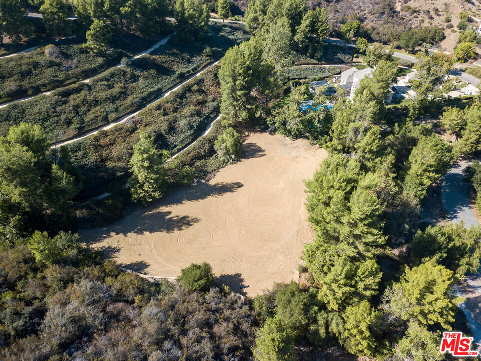 24600 Thousand Peaks Rd Property Photo 10
