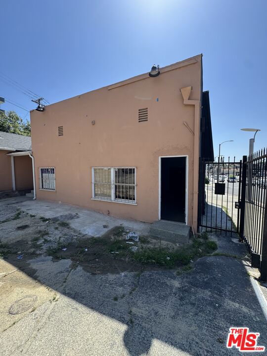 4634 W Slauson Avenue Property Photo 14