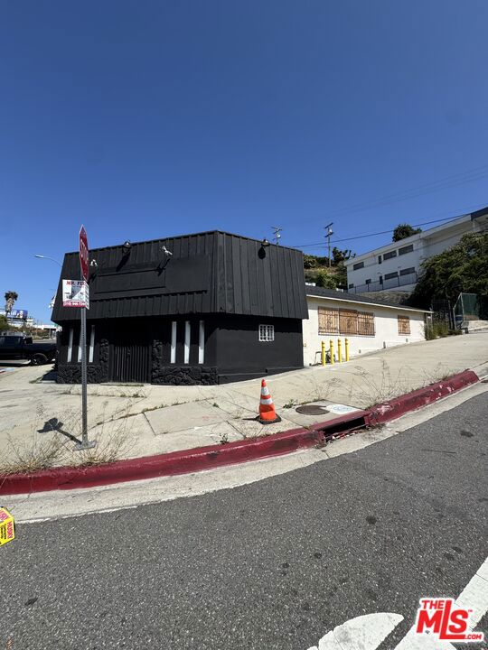 4634 W Slauson Avenue Property Photo 23