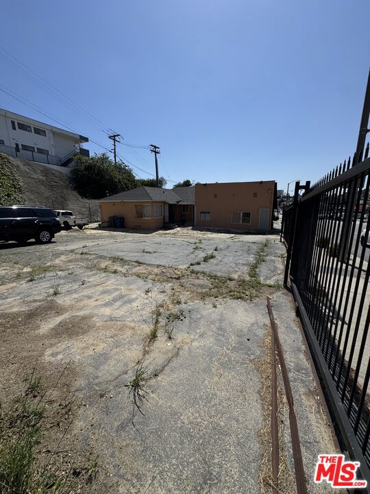 4634 W Slauson Avenue Property Photo 38